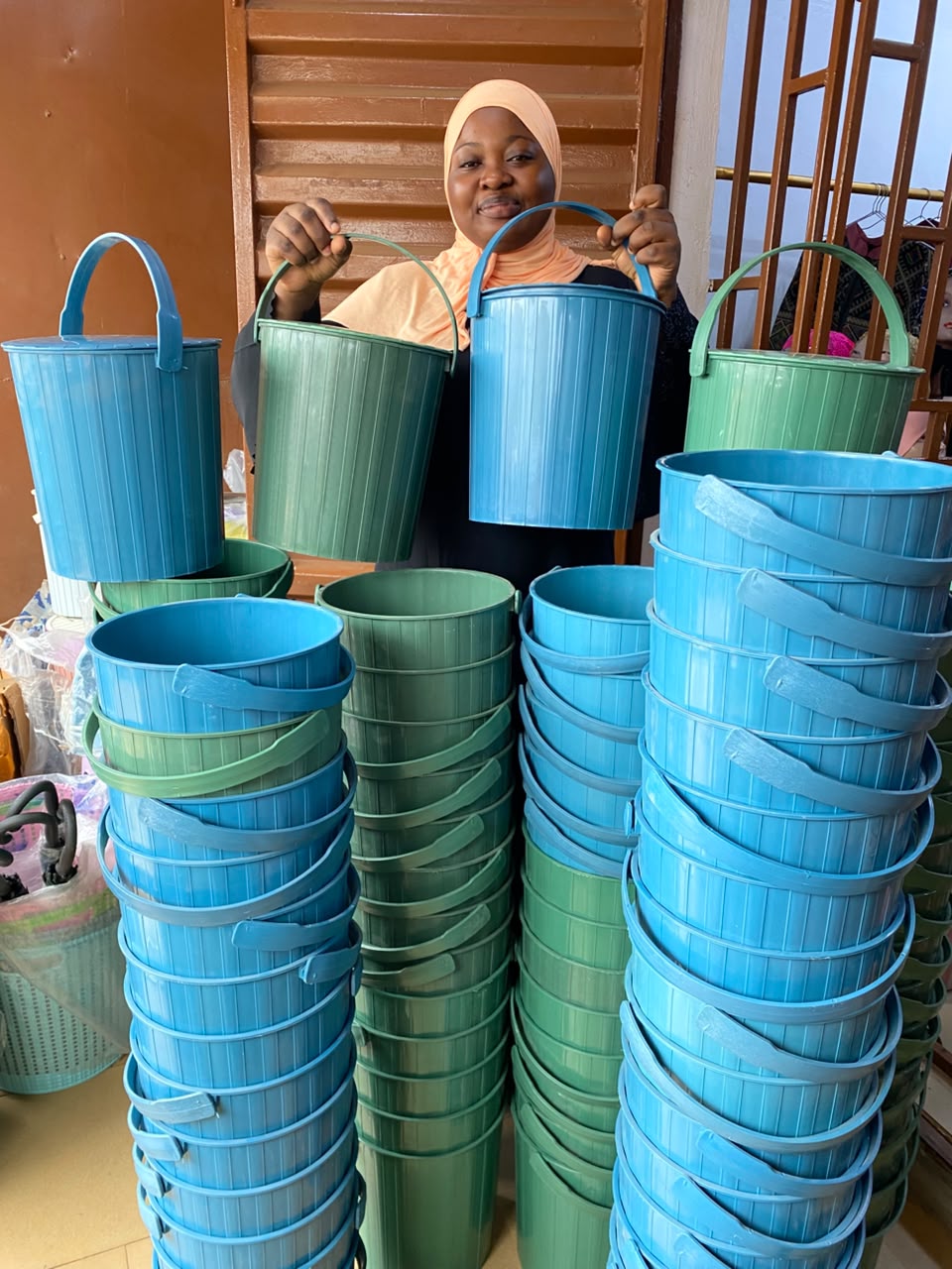 10 liter bucket with cover