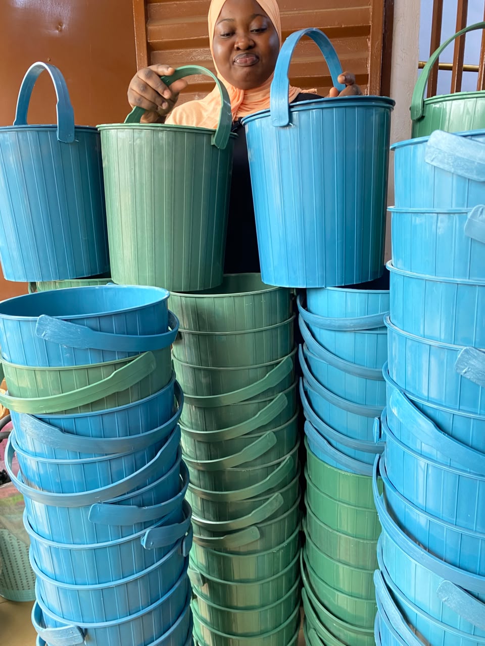 10 liter bucket with cover